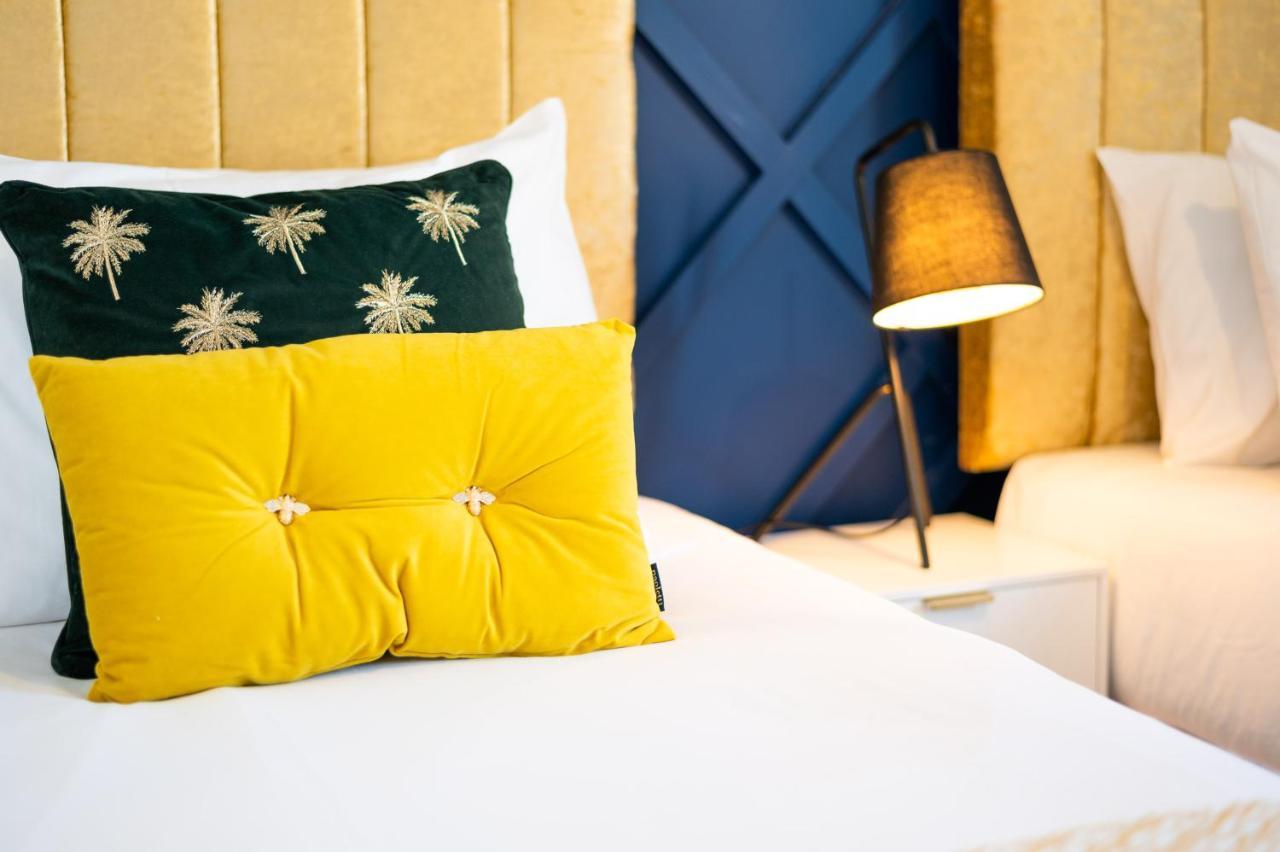 The Woodfield - Stunning Modern 2 Bed - Tv In Every Bedroom! Apartment